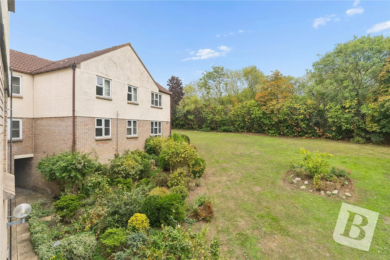 Sycamore Court, Stilemans, SS11, photo 4