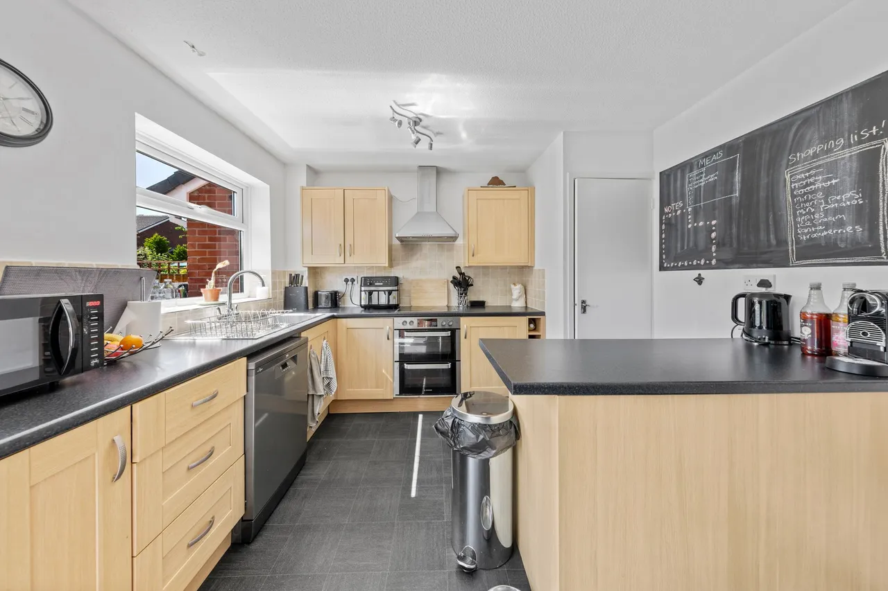 Ventnor Close, Great Sankey, Warrington, Warrington, WA5 3JL, photo 3