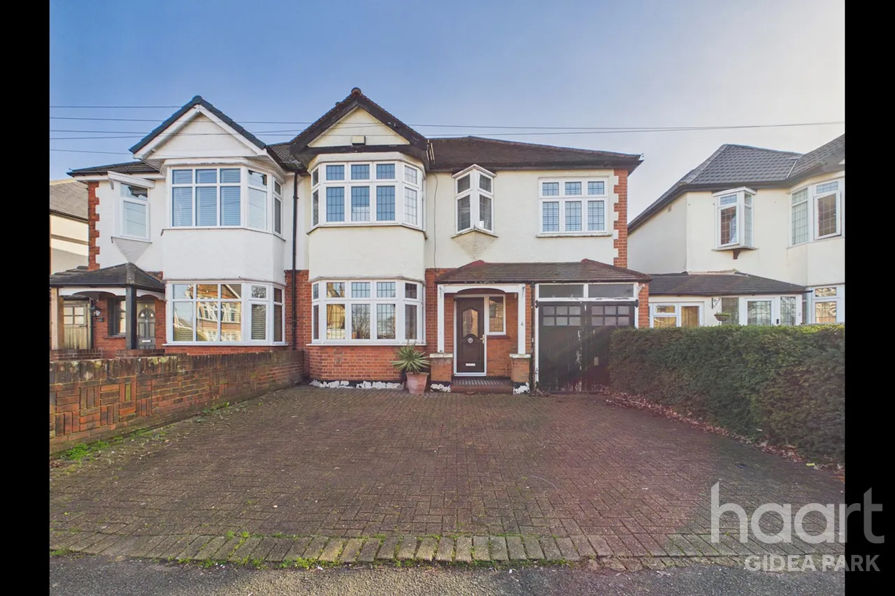 Heath Park Road, Gidea Park, RM2, photo 25