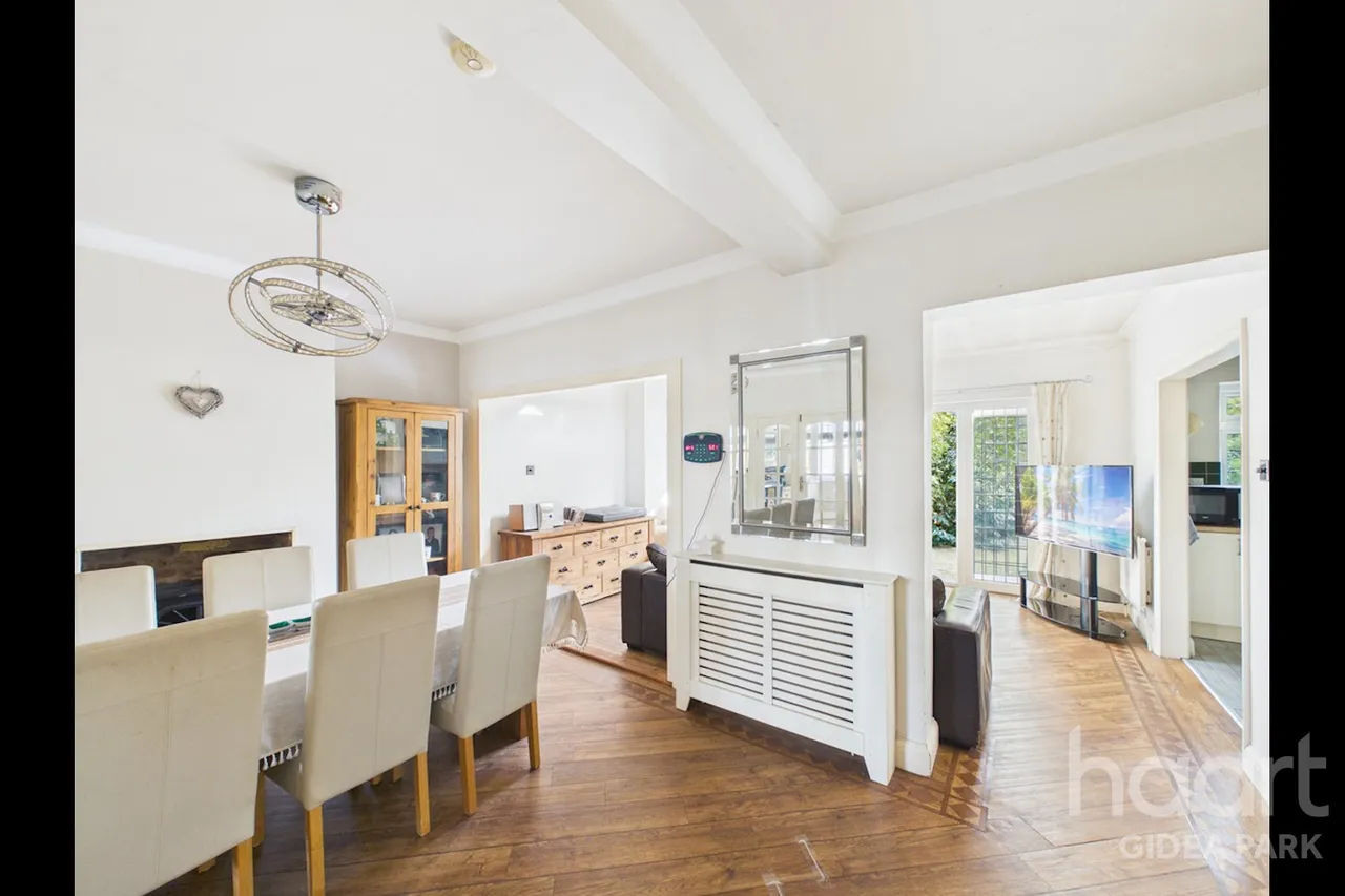Heath Park Road, Gidea Park, RM2, photo 6