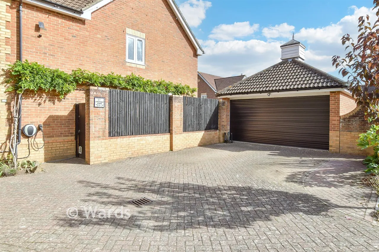 Chestnut Close, Kings Hill, ME19, photo 19