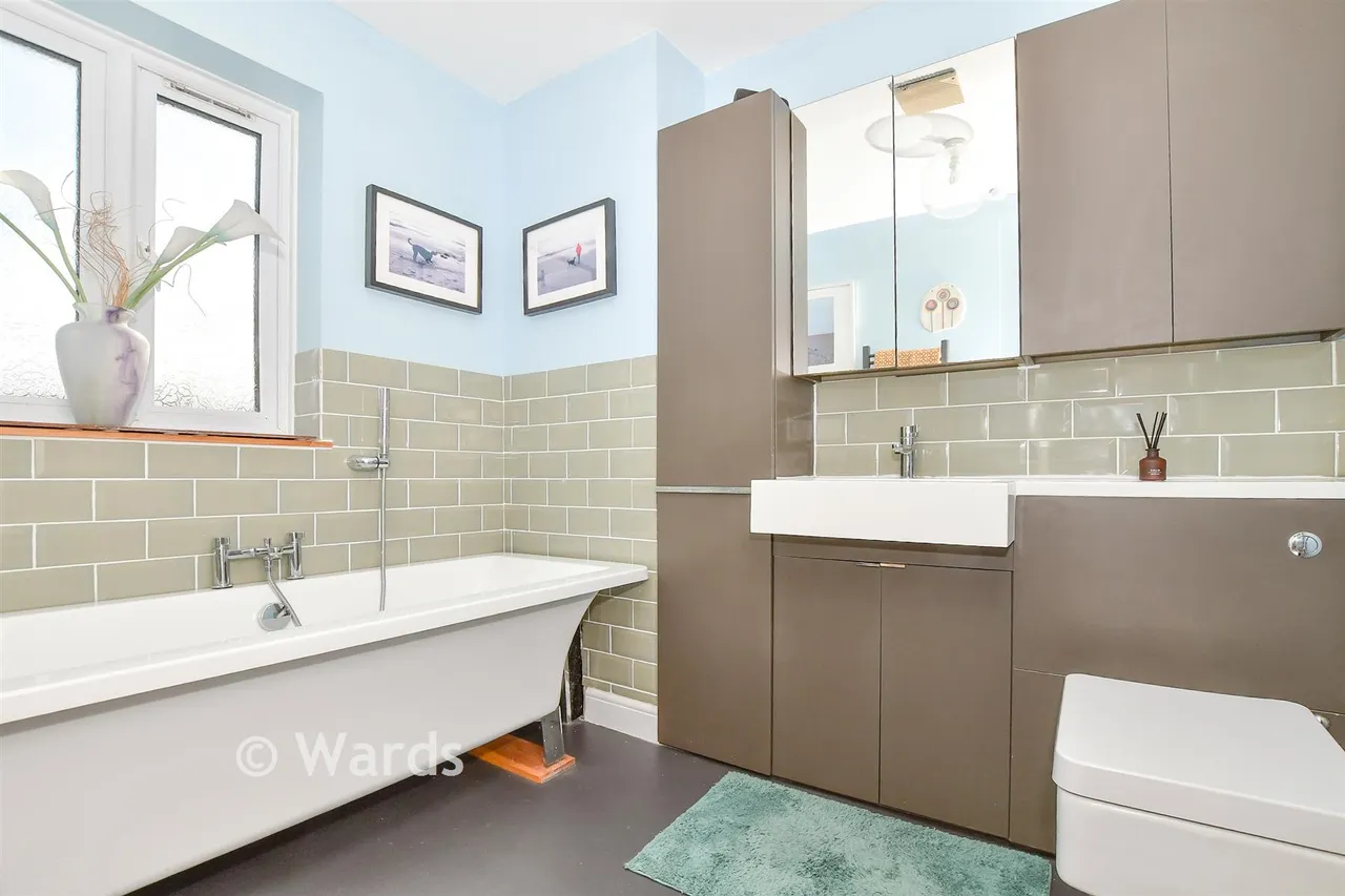 Chestnut Close, Kings Hill, ME19, photo 10