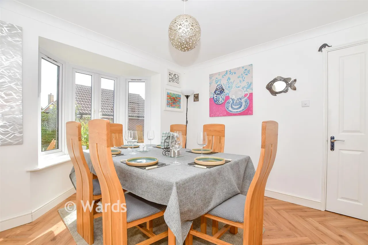 Chestnut Close, Kings Hill, ME19, photo 4