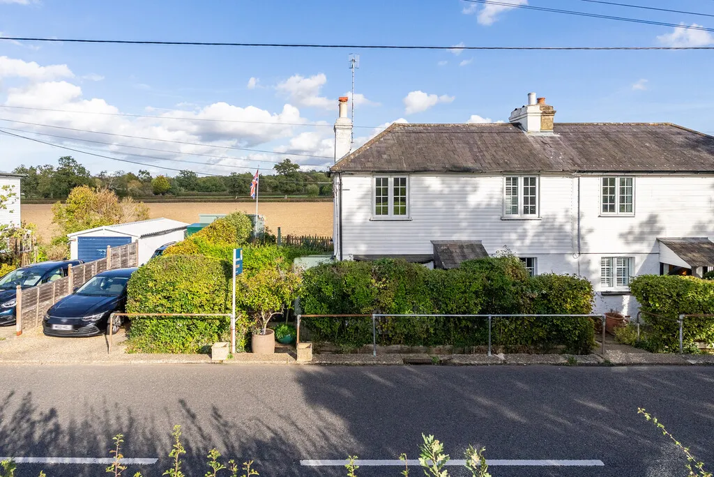3 bed house for sale, Middle Street, Brockham, RH3