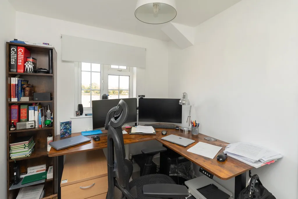 Middle Street, Brockham, RH3, photo 8