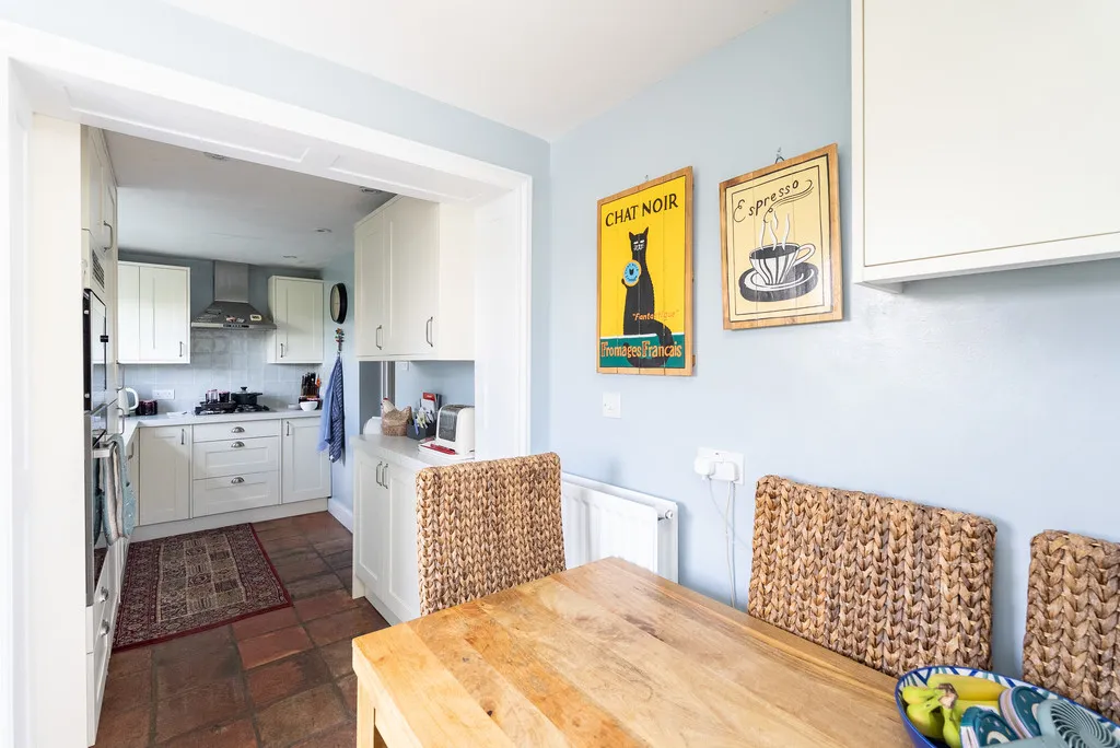 Middle Street, Brockham, RH3, photo 11