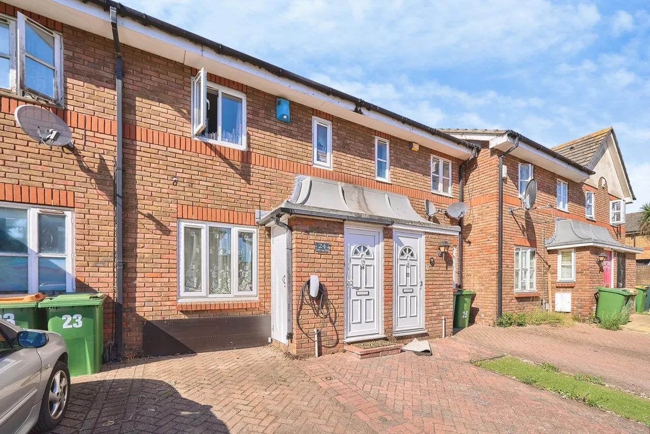 Goldwing Close, London, E16, photo 5