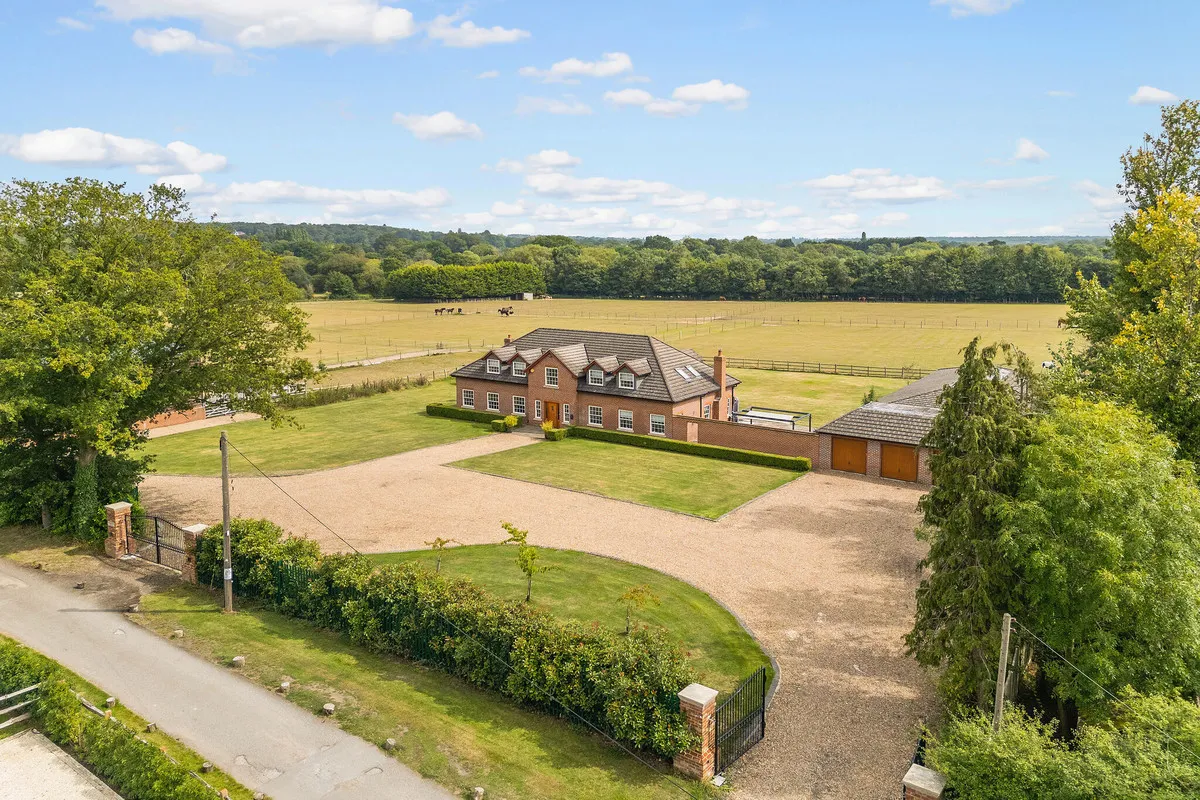 5 bed house for sale, Chobham Park Lane, Chobham Woking, GU24