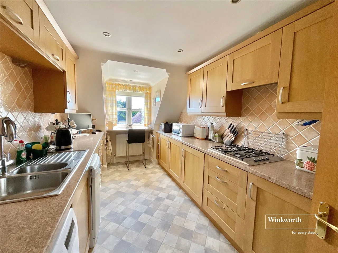 3 bed flat for sale — Stuart Road, Highcliffe, Dorset, BH23