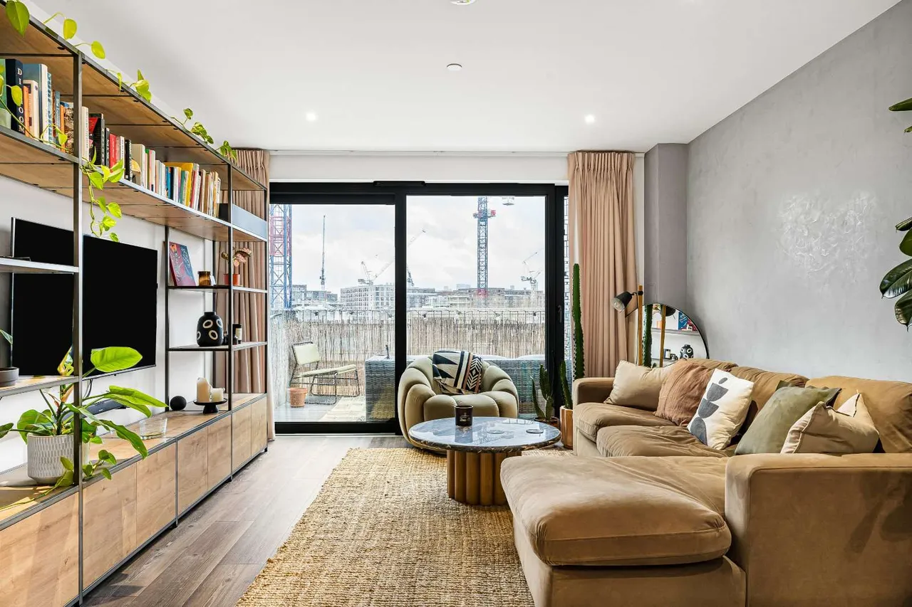 2 bed flat to rent — Wallis Road, London, E9 5TB