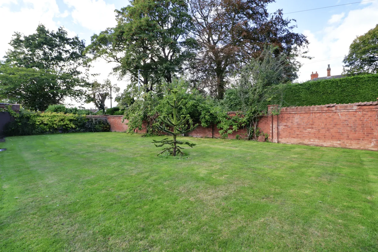 Normanby Road, Burton-Upon-Stather, DN15, photo 31