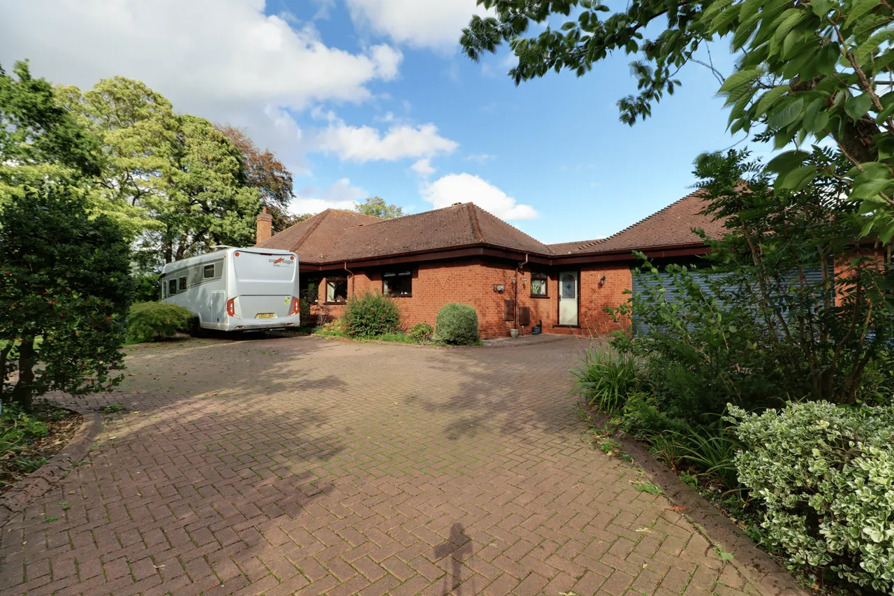 Normanby Road, Burton-Upon-Stather, DN15, photo 23