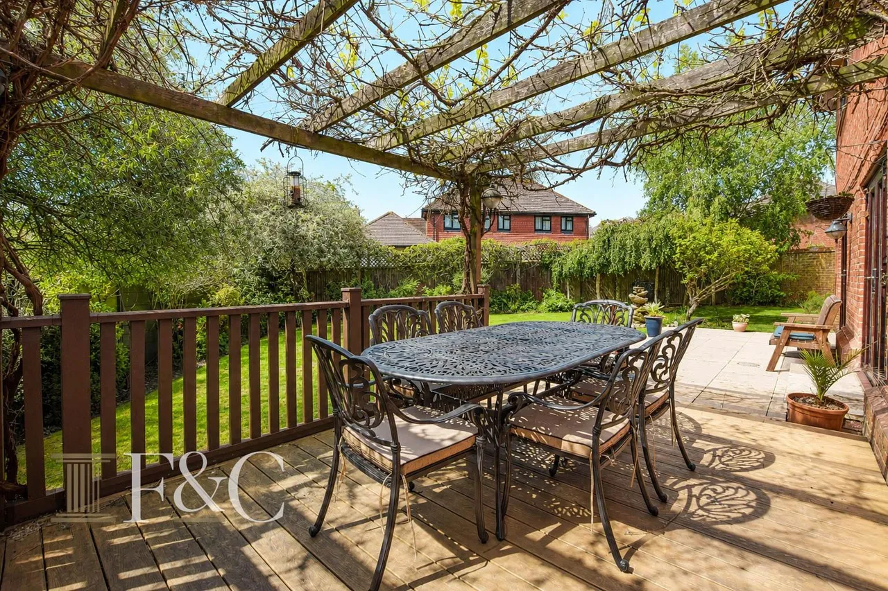 Richardson Crescent, West Cheshunt, photo 22