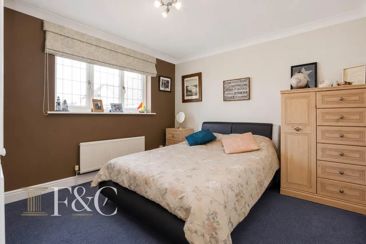 Richardson Crescent, West Cheshunt, photo 17
