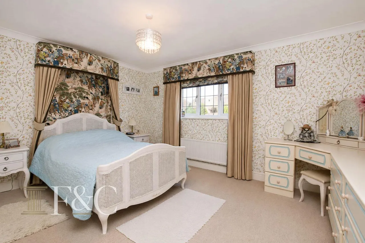 Richardson Crescent, West Cheshunt, photo 14