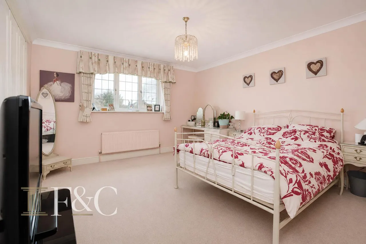 Richardson Crescent, West Cheshunt, photo 16