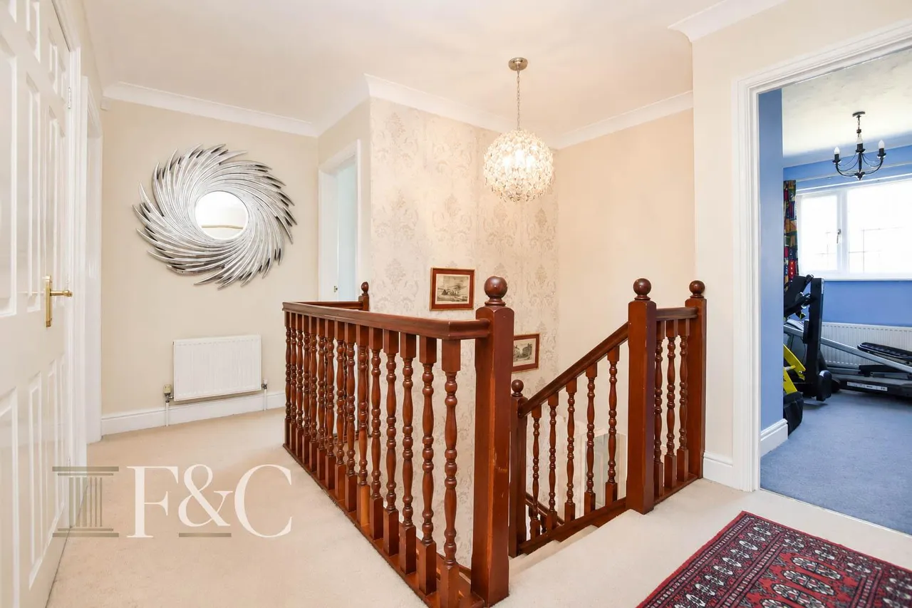 Richardson Crescent, West Cheshunt, photo 12