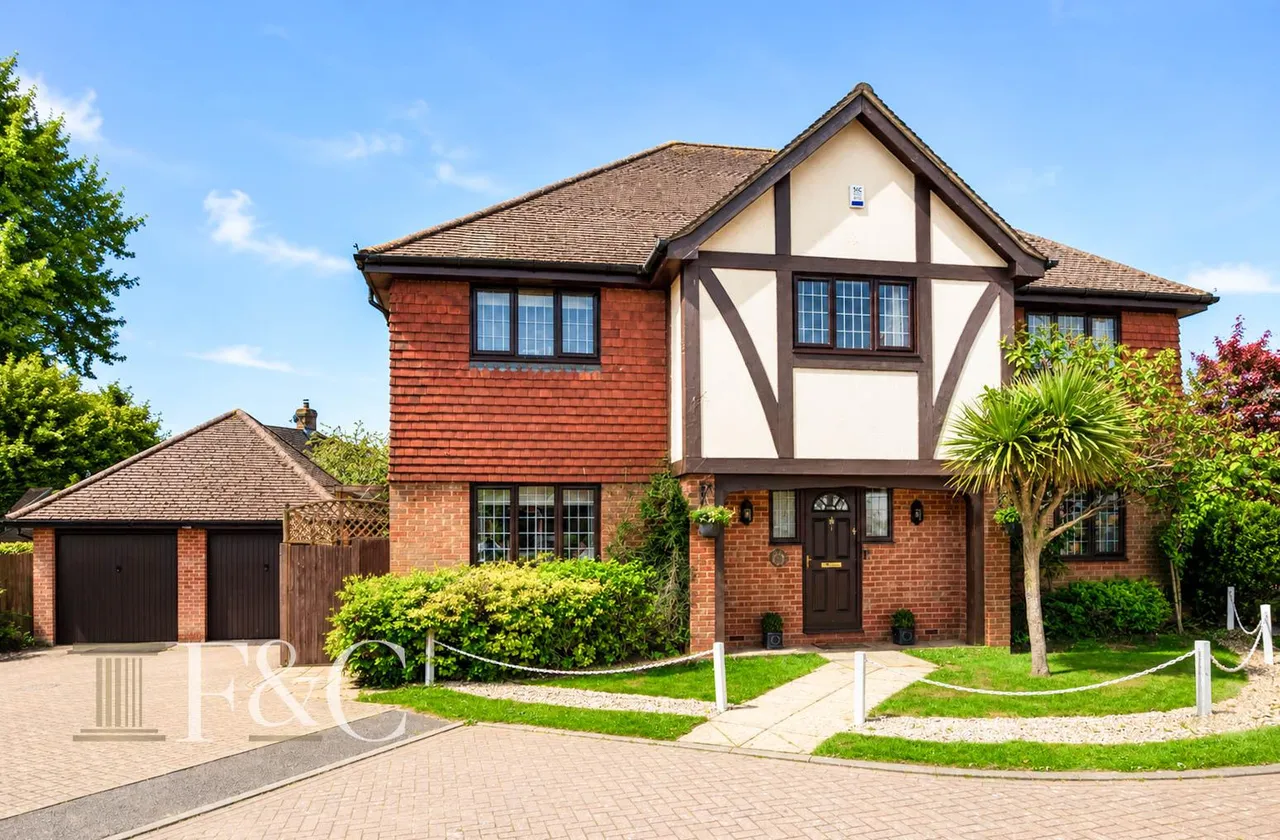 5 bed house for sale, Richardson Crescent, West Cheshunt