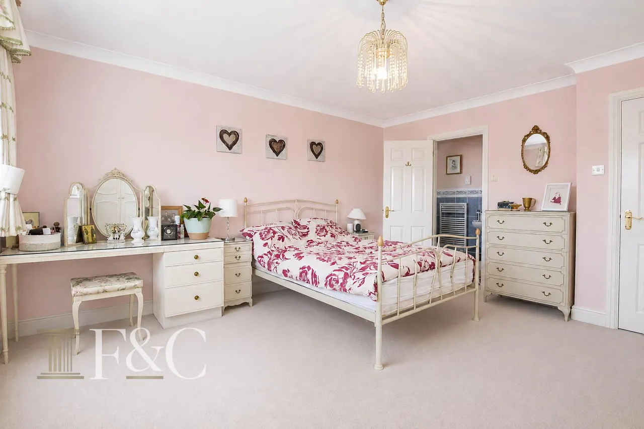 Richardson Crescent, West Cheshunt, photo 15