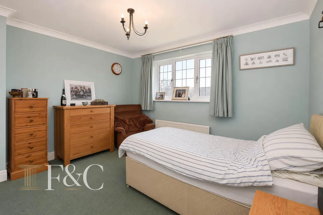 Richardson Crescent, West Cheshunt, photo 18