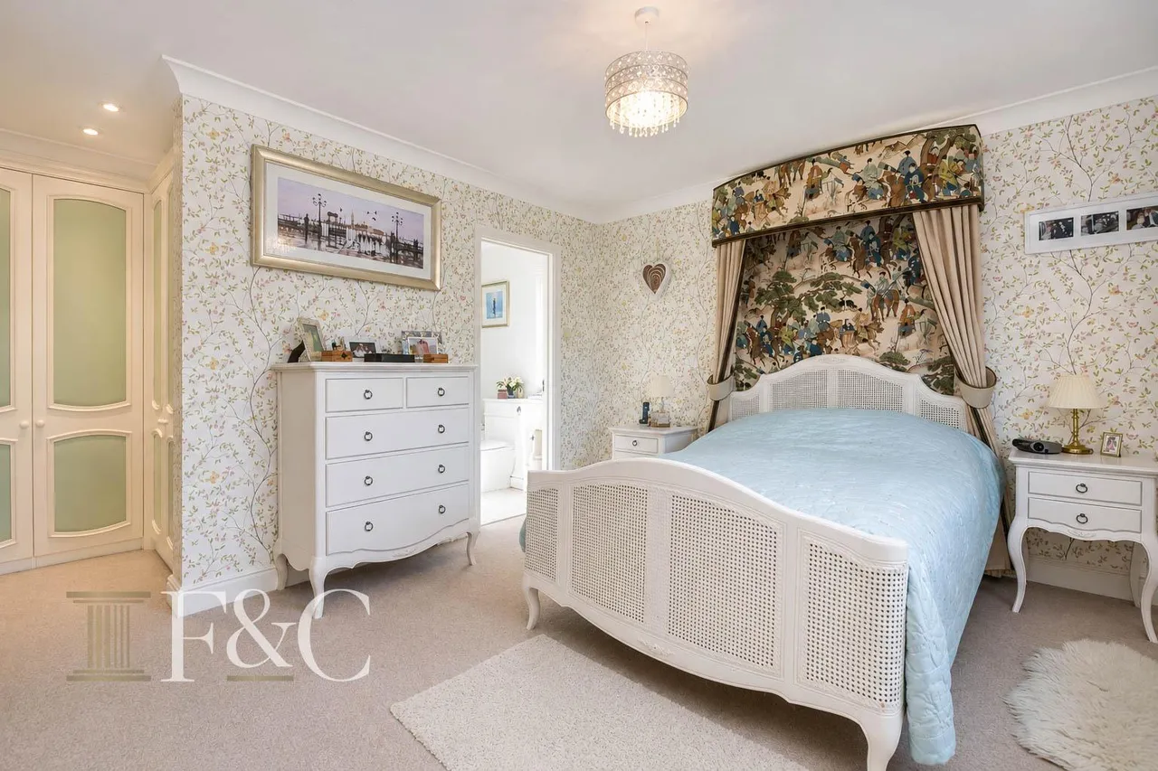 Richardson Crescent, West Cheshunt, photo 13