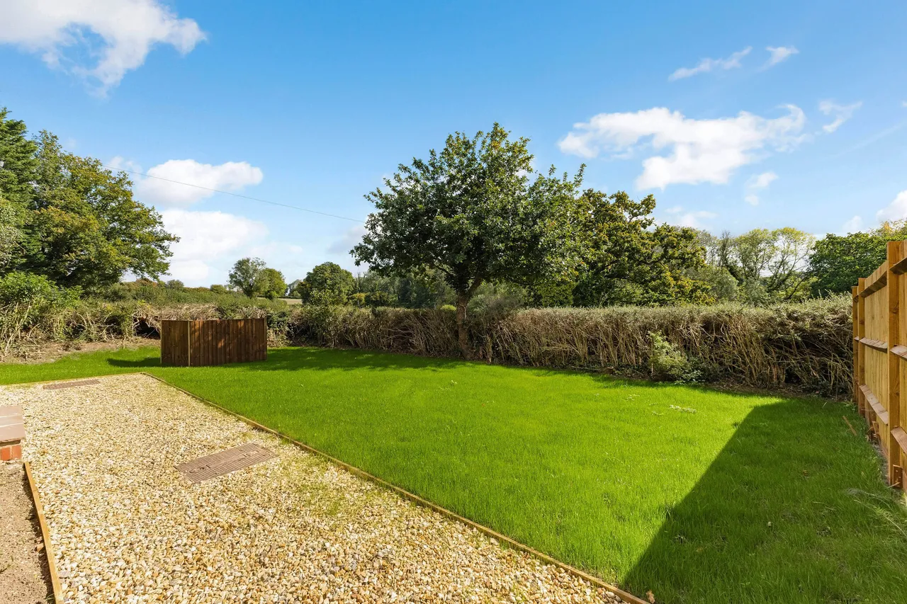 Hay Place Lane, Binsted, GU34, photo 6