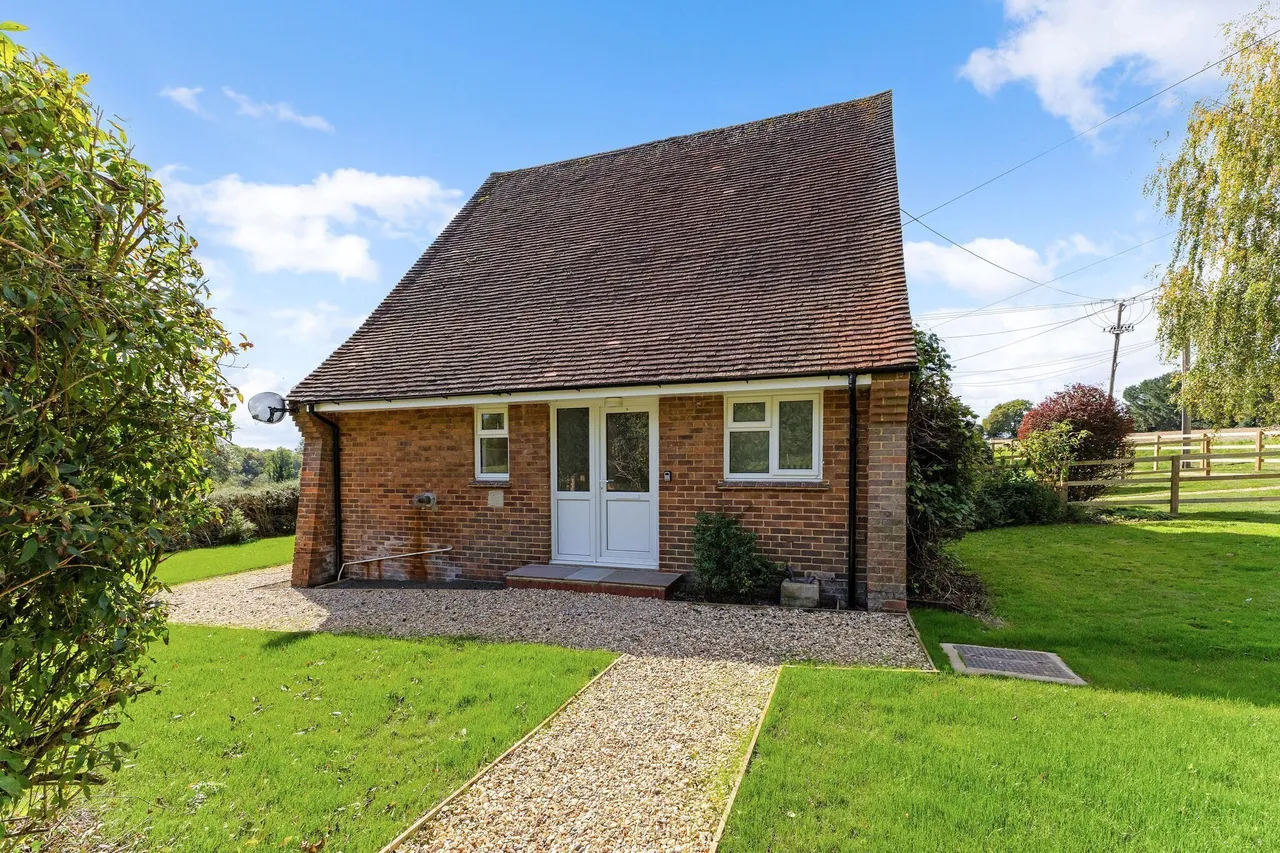 Hay Place Lane, Binsted, GU34, photo 10