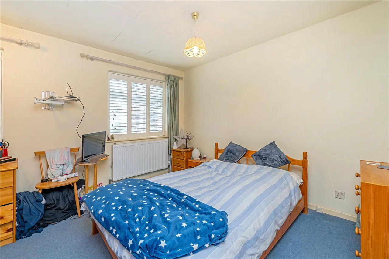 Allbrook Close, Teddington, TW11 8TY, photo 4