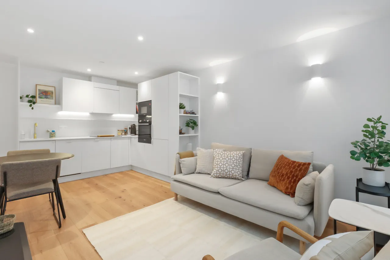 1 bed flat to rent — Ashford Road, EASTBOURNE