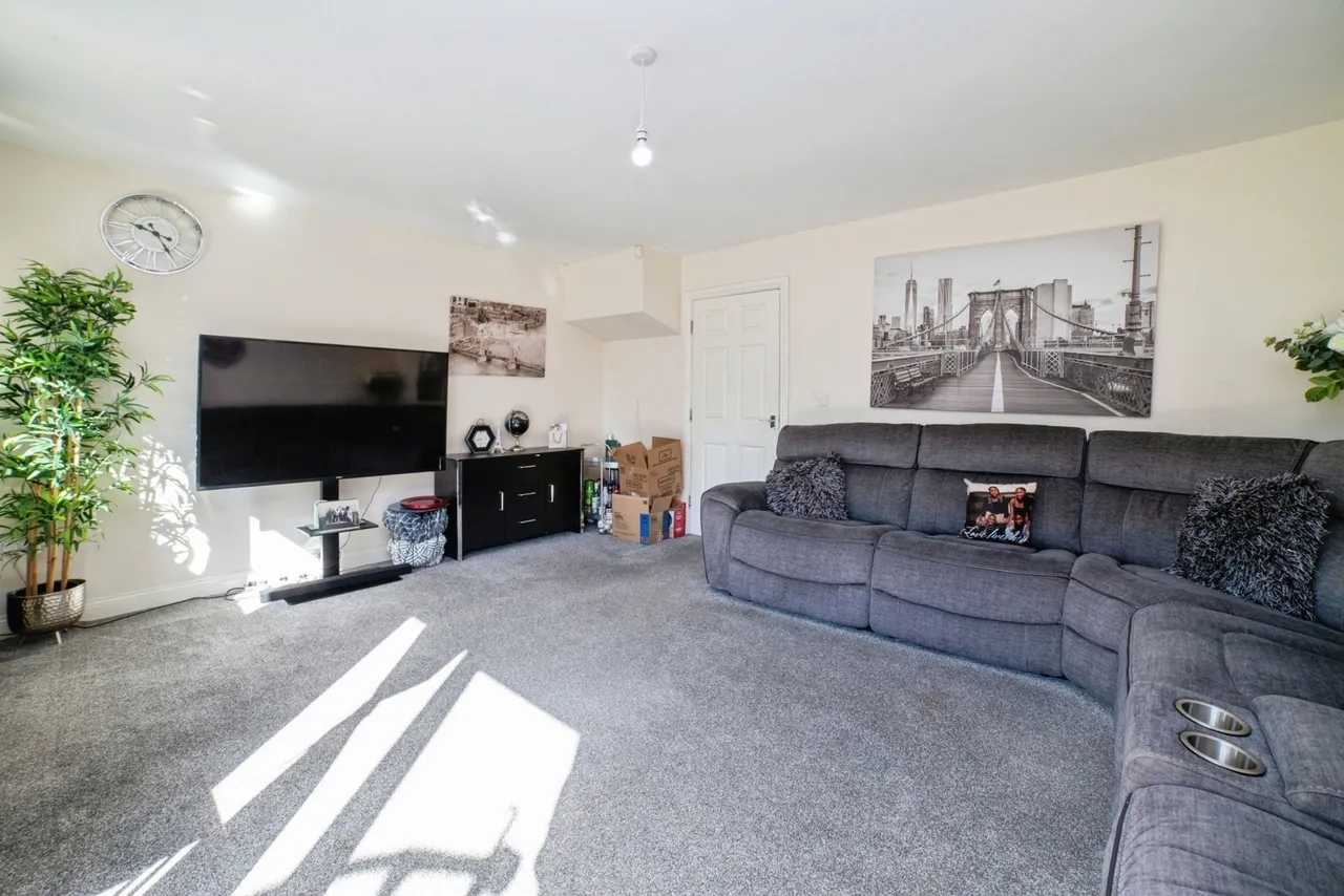 Bridge Close, Sutton-in-Ashfield, Nottinghamshire, NG17, photo 5