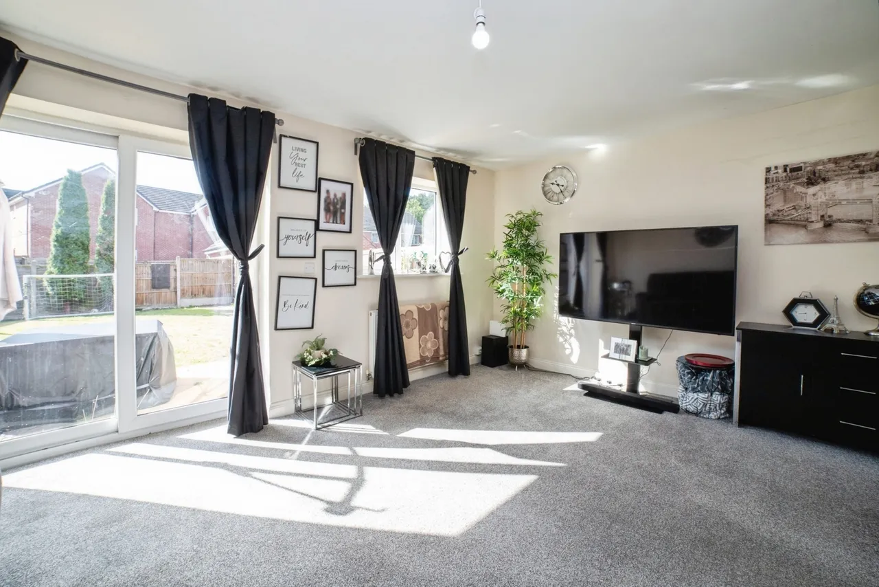 Bridge Close, Sutton-in-Ashfield, Nottinghamshire, NG17, photo 3