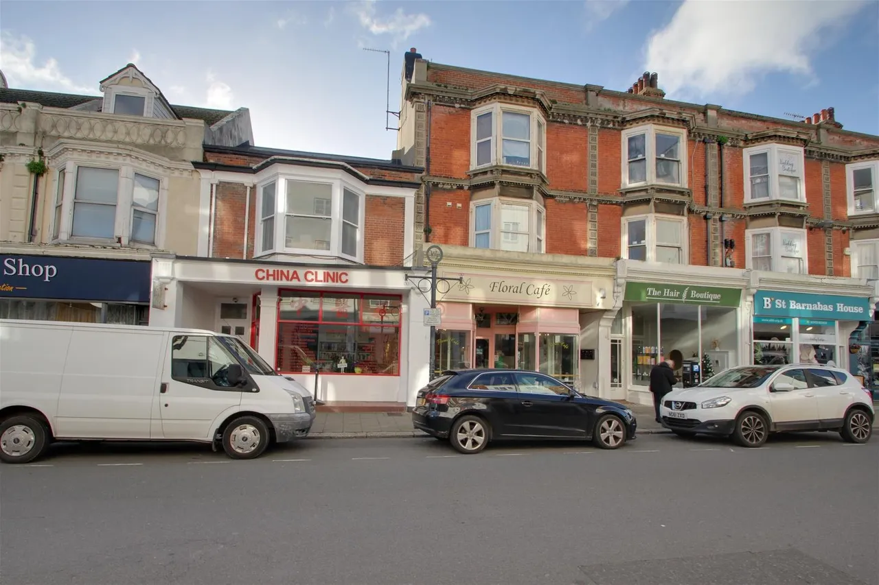 1 bed flat to rent — Western Place, Worthing