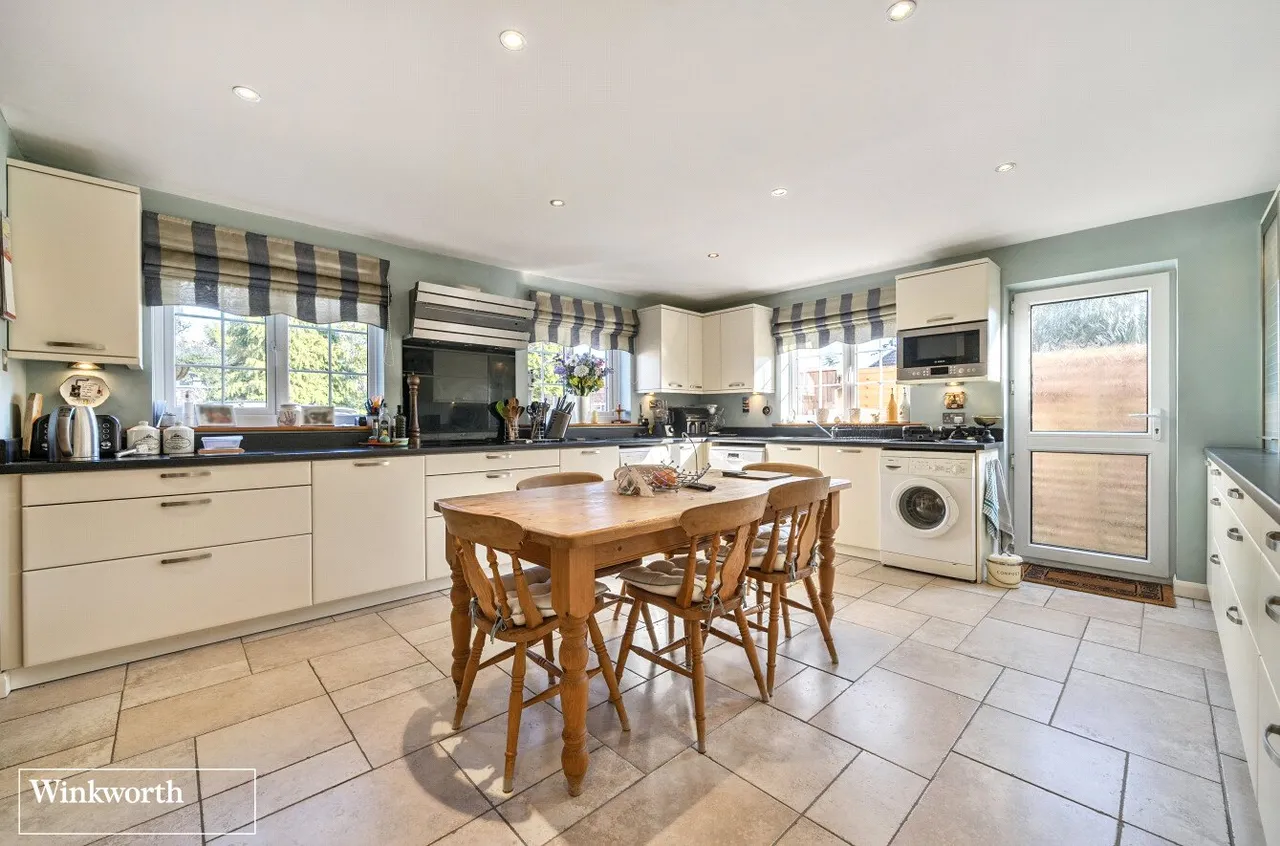 Wallis Road, Basingstoke, Hampshire, RG21, photo 3