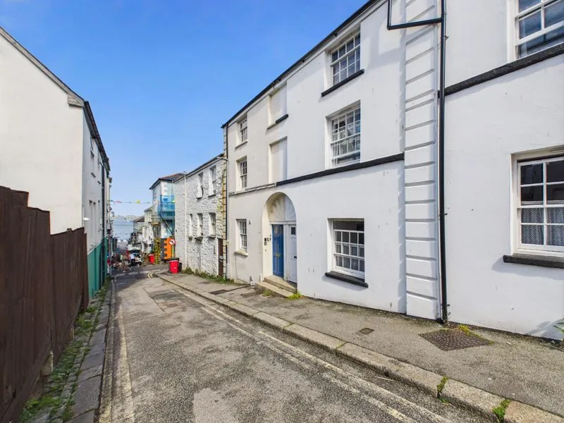 flat for sale — Quay Hill, Falmouth