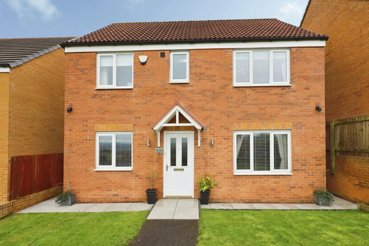 4 bed house for sale, Hutchinson Close, Coundon, DL14