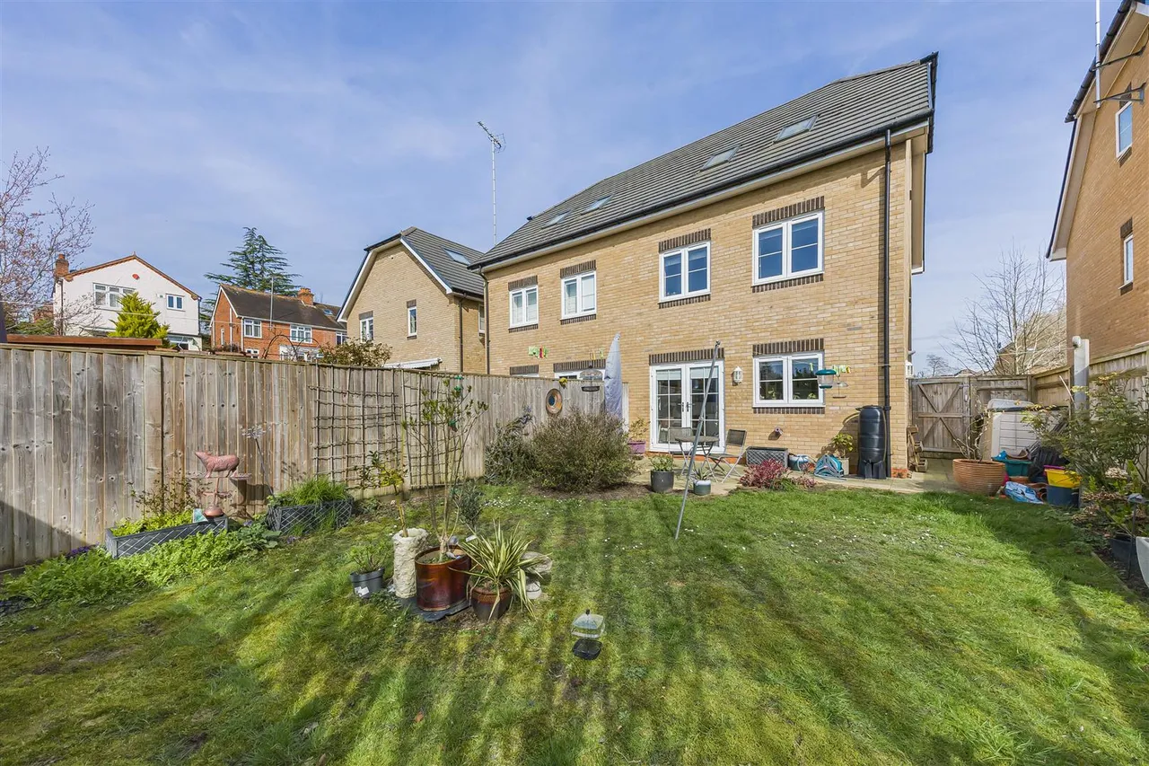Martin Cooper Close, Caversham, RG4, photo 15