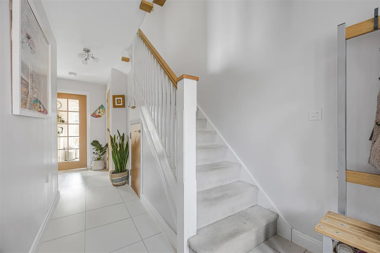 Martin Cooper Close, Caversham, RG4, photo 6