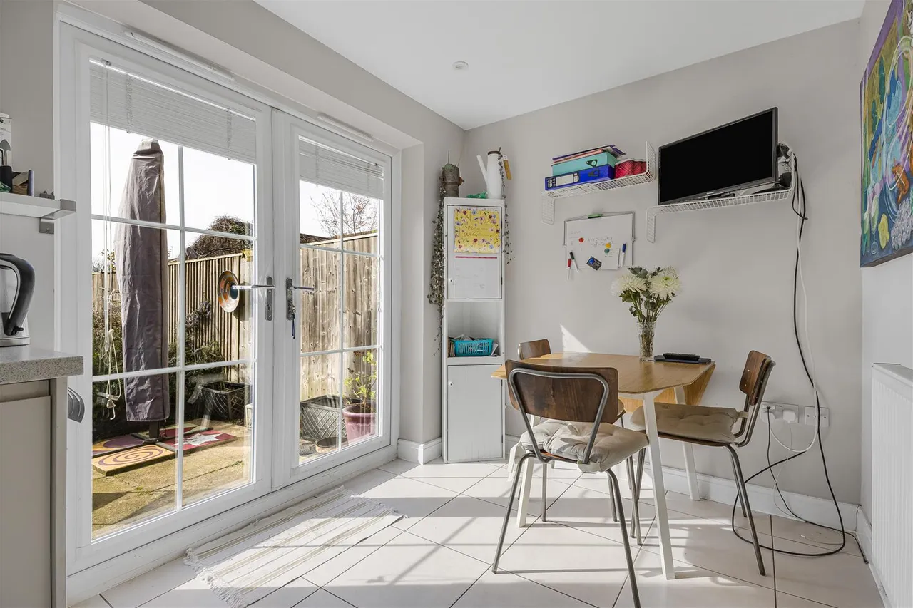Martin Cooper Close, Caversham, RG4, photo 5