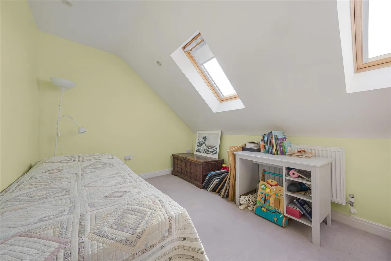 Martin Cooper Close, Caversham, RG4, photo 8