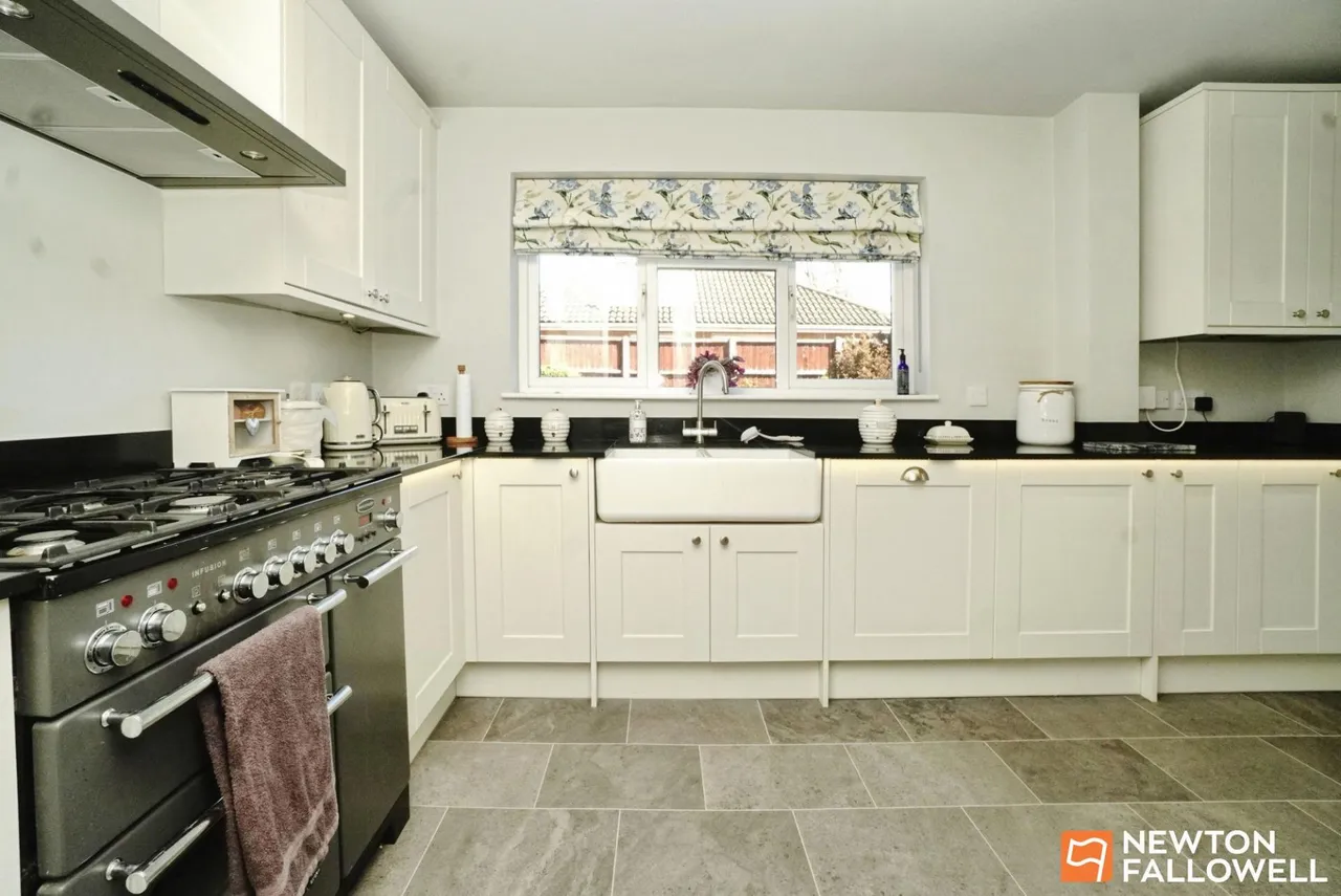 Buckingham Drive, Loughborough, LE11, photo 9