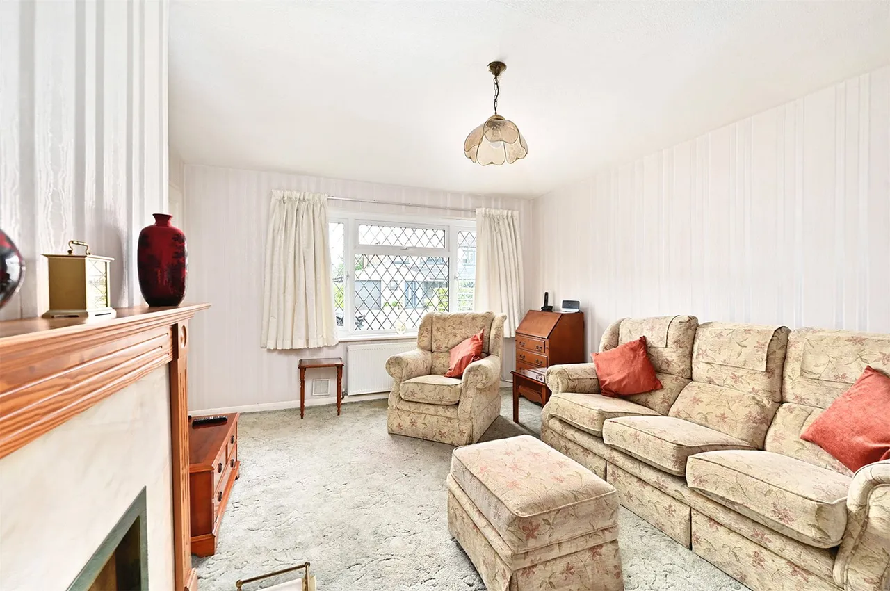 Wren Close, Yateley, Hampshire, GU46 6NZ, photo 4