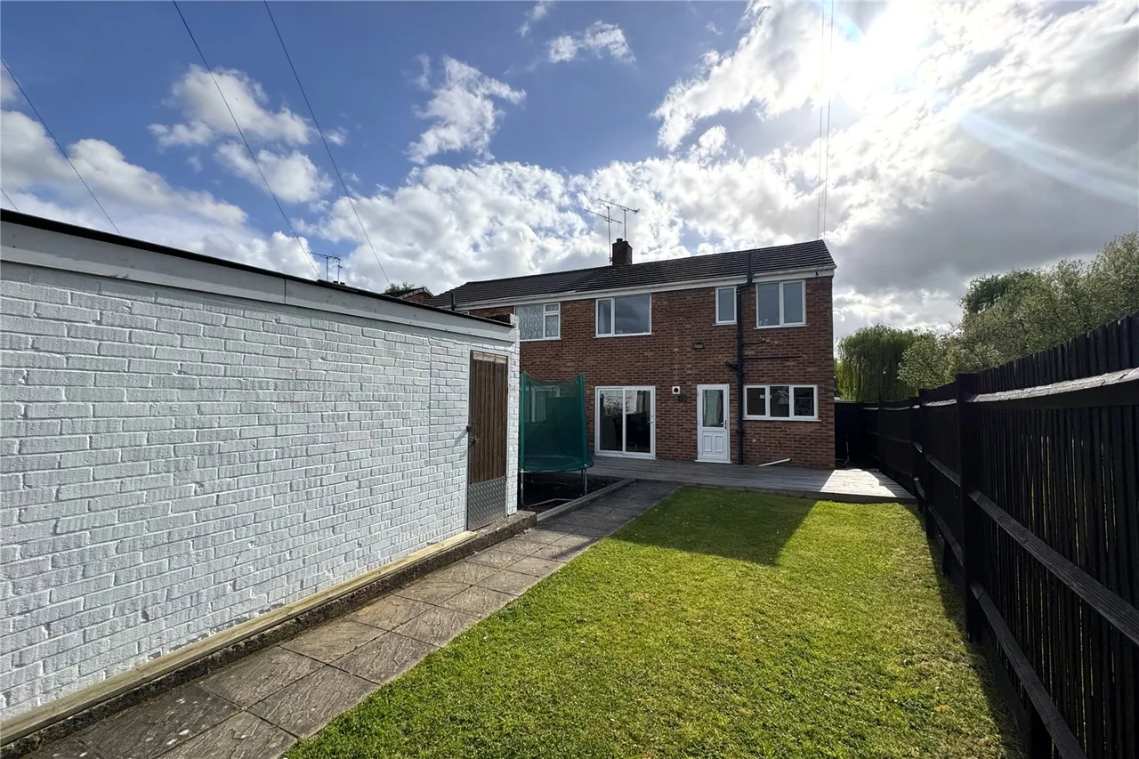 Wren Way, Farnborough, Hampshire, GU14 8SZ, photo 16