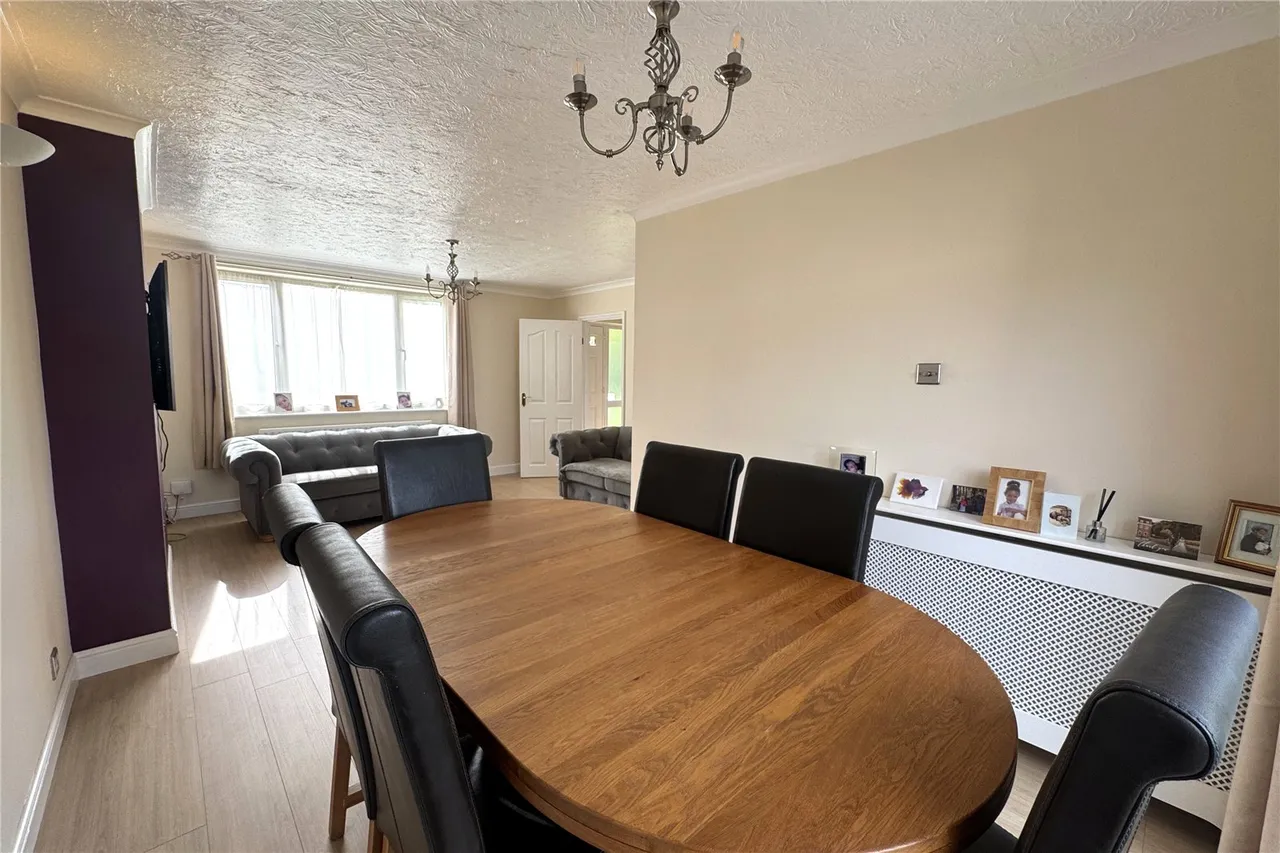 Wren Way, Farnborough, Hampshire, GU14 8SZ, photo 13
