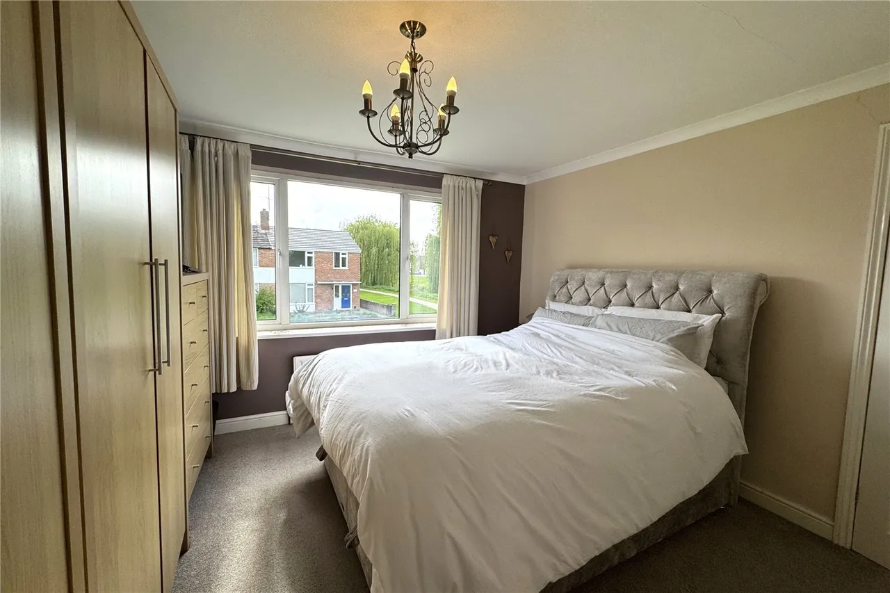 Wren Way, Farnborough, Hampshire, GU14 8SZ, photo 14