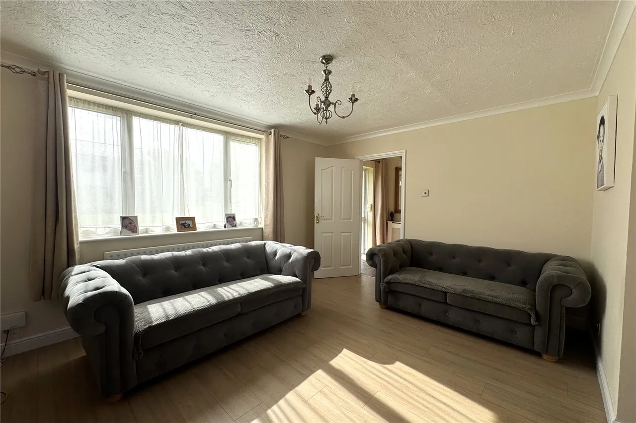 Wren Way, Farnborough, Hampshire, GU14 8SZ, photo 12