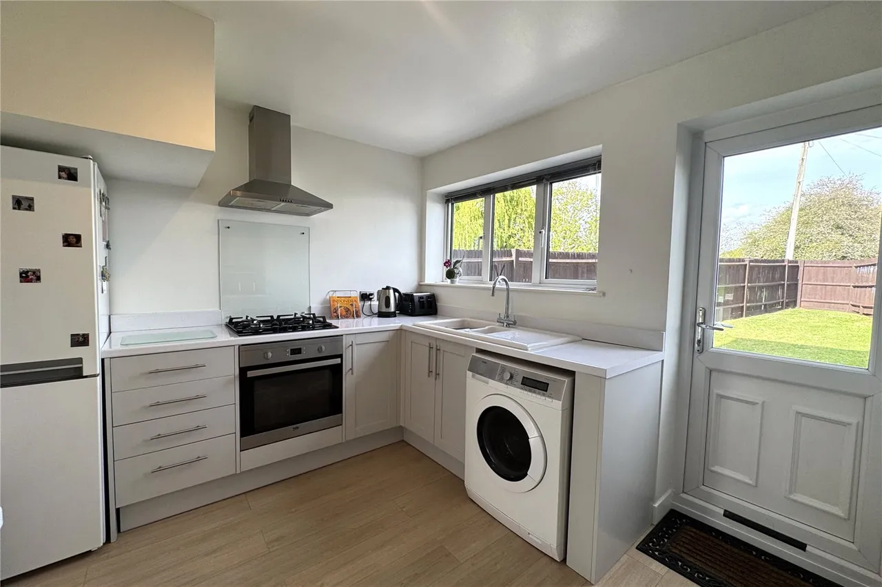 Wren Way, Farnborough, Hampshire, GU14 8SZ, photo 11