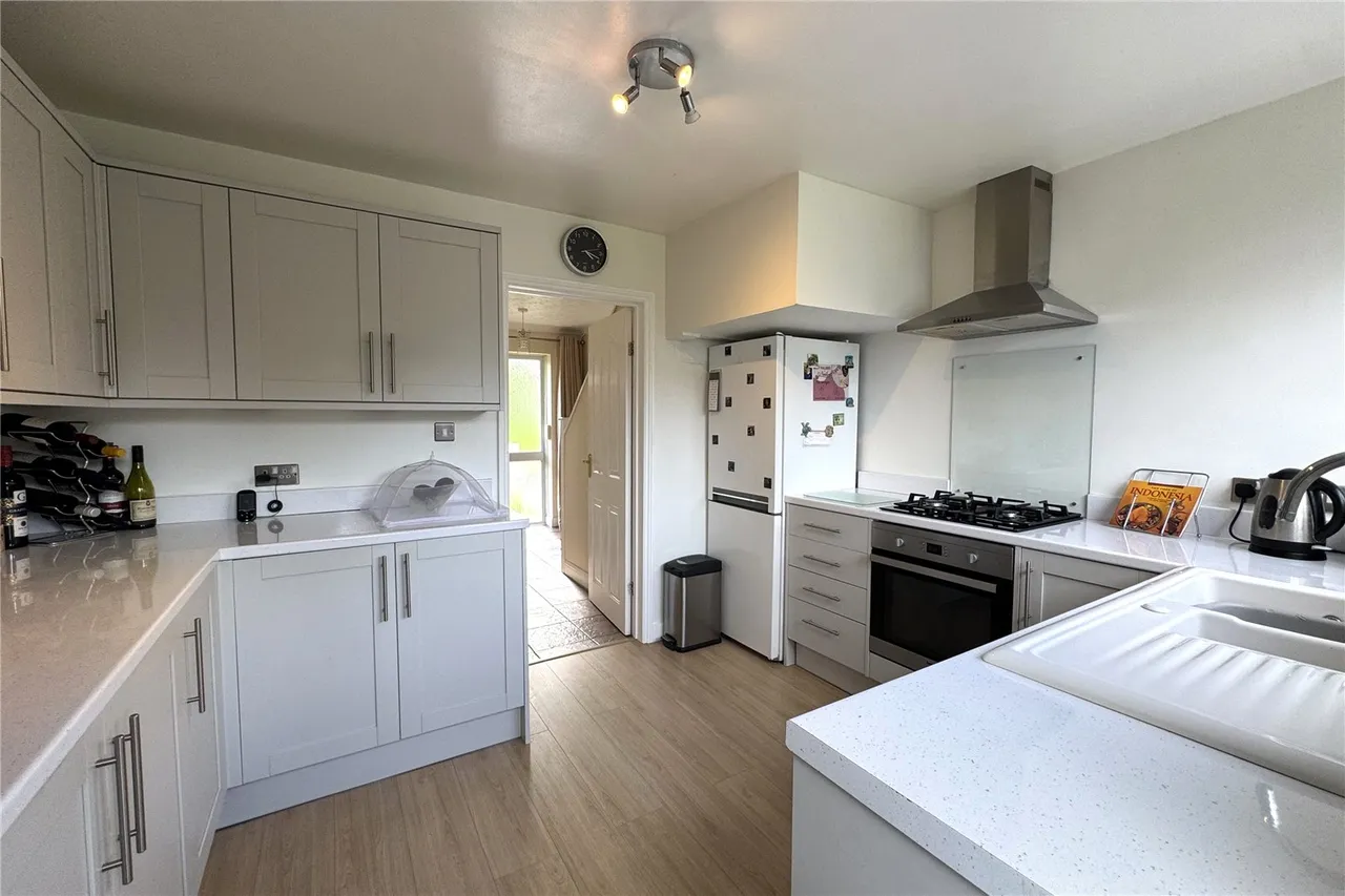 Wren Way, Farnborough, Hampshire, GU14 8SZ, photo 10