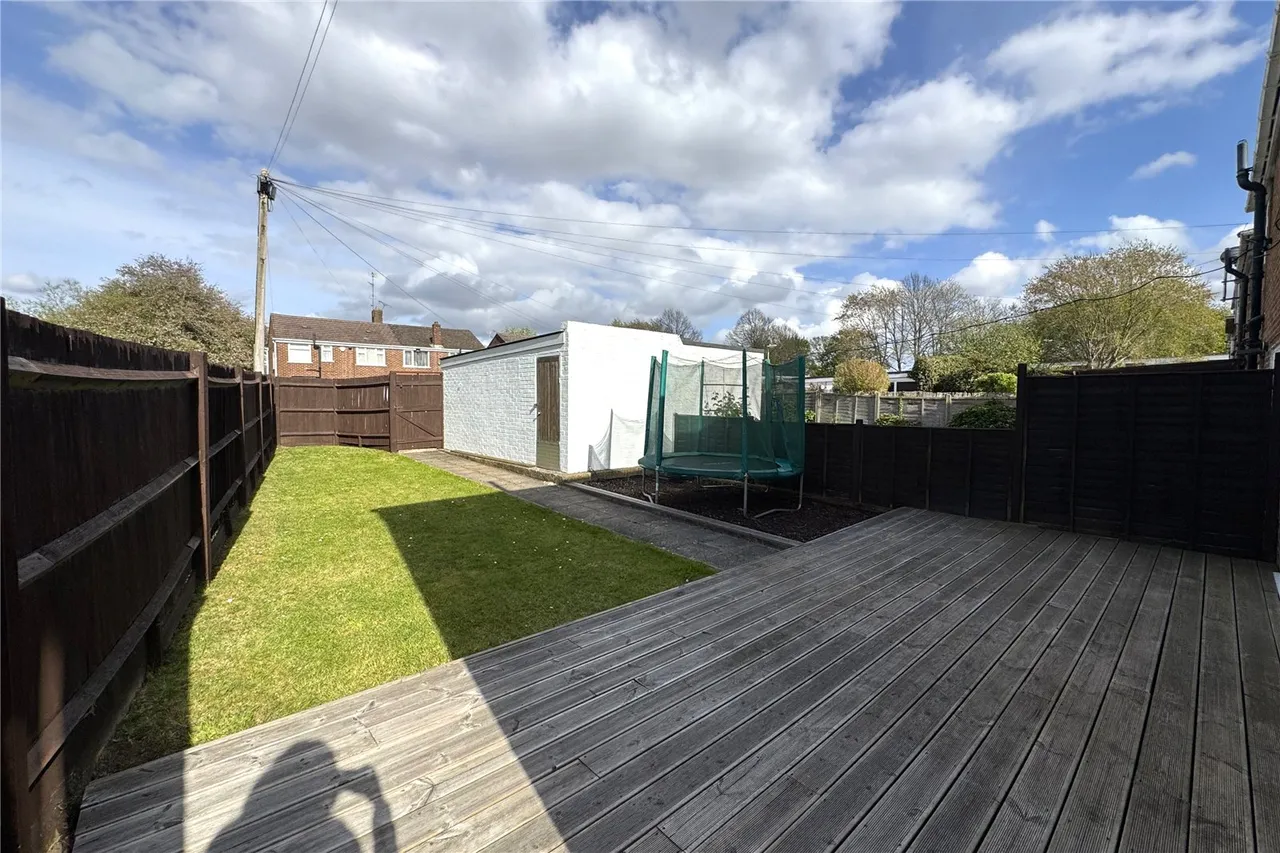 Wren Way, Farnborough, Hampshire, GU14 8SZ, photo 9