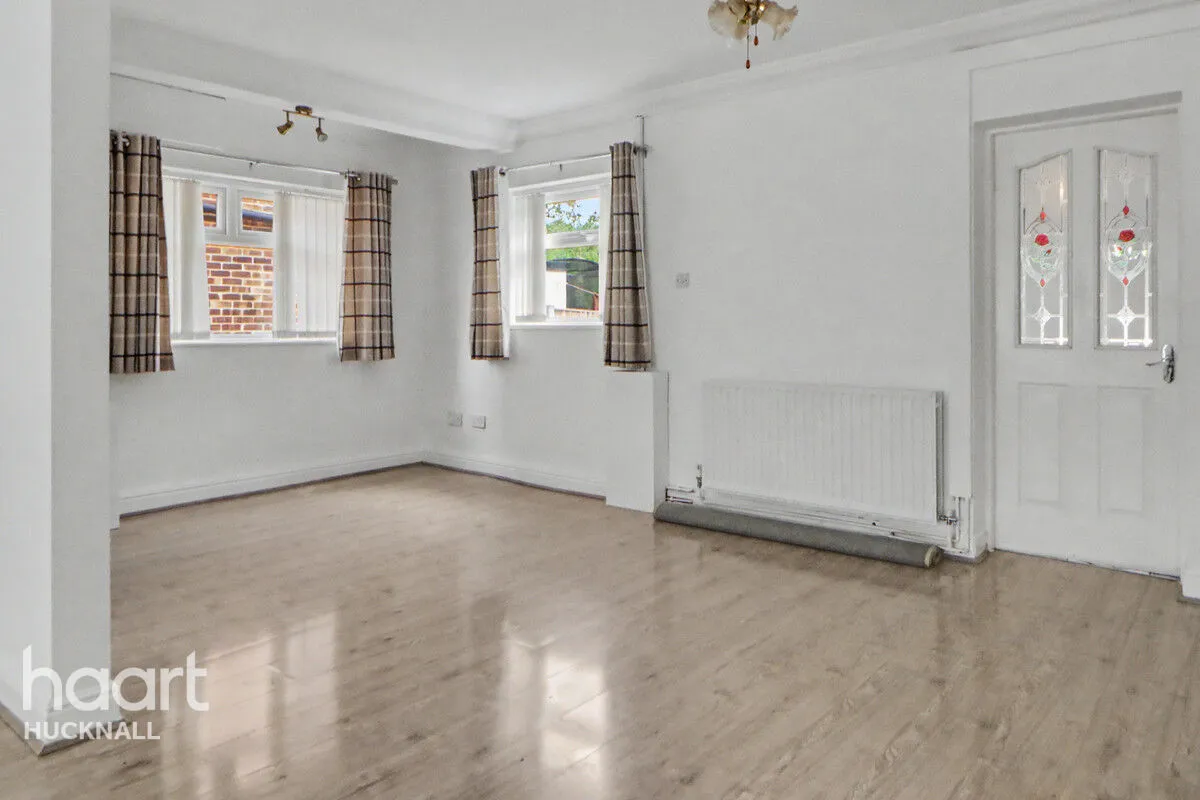Broxtowe Drive, Nottingham, NG15, photo 6