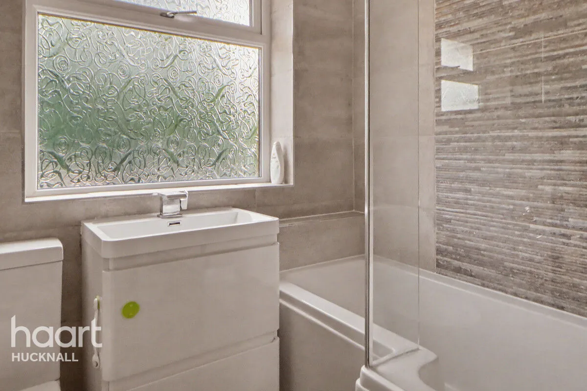 Broxtowe Drive, Nottingham, NG15, photo 11